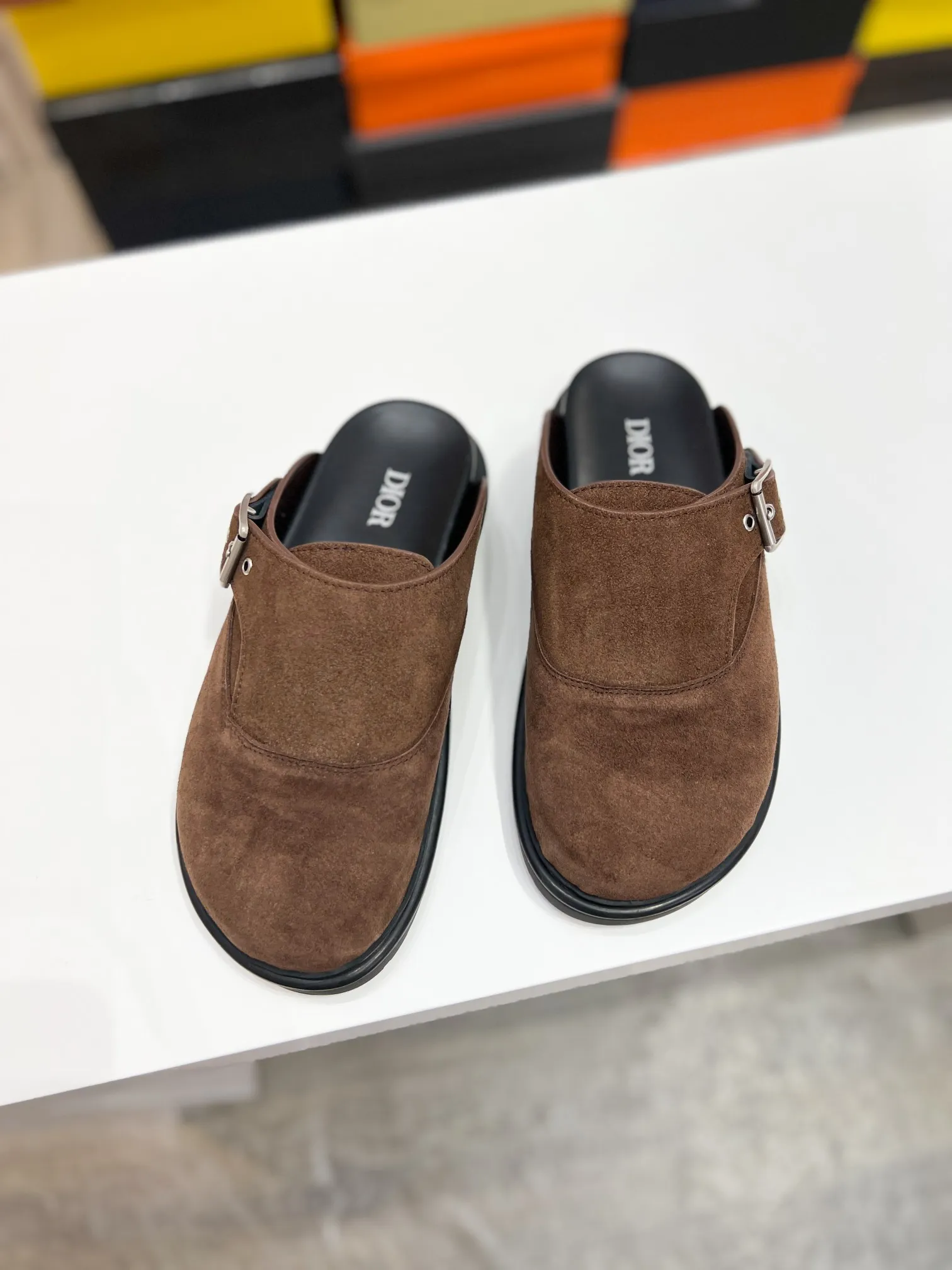 Men's Men's Shoes 💰360 [New Style] 🐝🐝2025ss Dior's latest men's slippers are a must-have. Dior Alias ​​Men's Genuine Leather Slippers This summer new Alias ​​sandal embodies a casual and elegant style. Carefully crafted from grained cow leather and Oblique printed fabric, with cowhide lining! Cross-strap design with metal-clad brass CD Diamond logo. The imported cowhide leather and rubber sole adds sophistication and comfort, while Oblique print-effect anti-slip panels add style. Code: 38-44 (45 can be customized